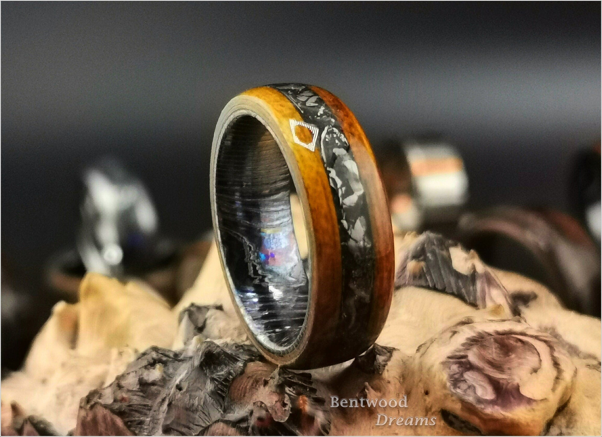 Bentwood Ring: Ako, inlaid Aletai Meteorite, Zircuti core - wood ring