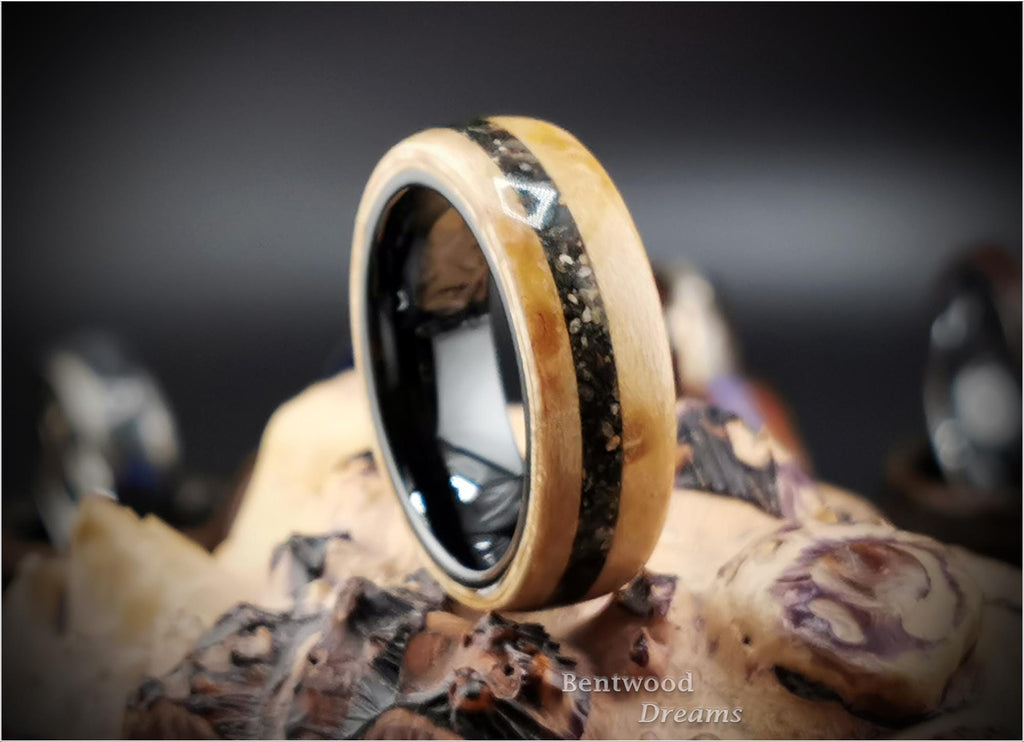 Birdseye Maple Bentwood Ring: Volcanic Sand Inlay, Black Ceramic Core