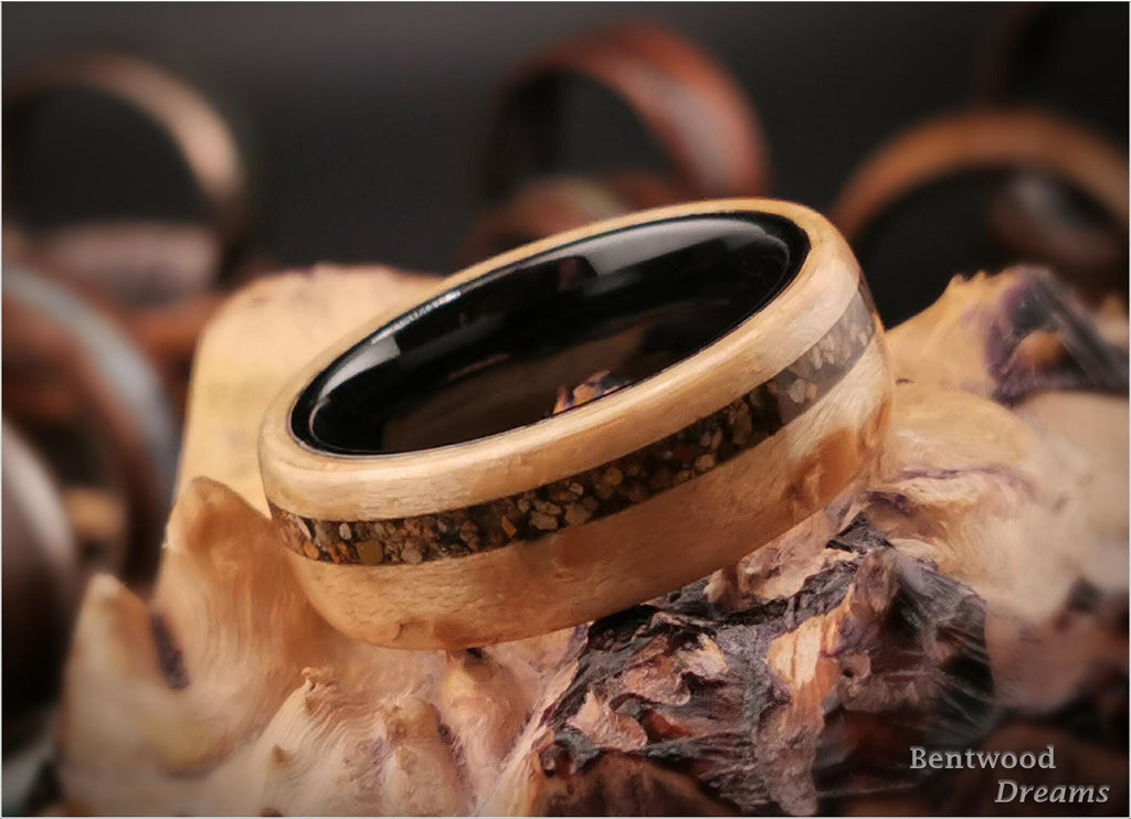 Birdseye Maple Bentwood Ring: Cunca Wulang Sand Inlay, Black Ceramic Core