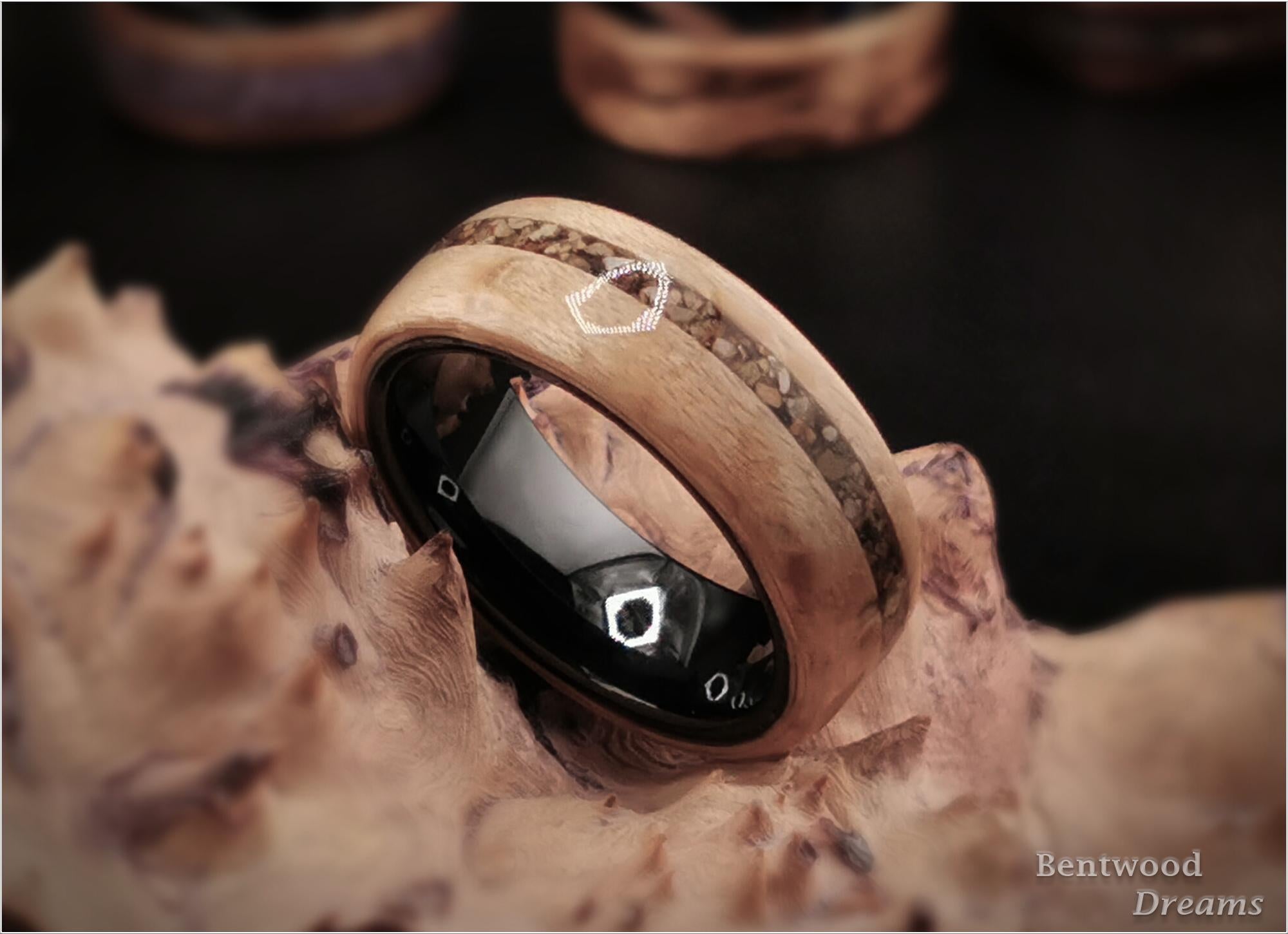 Birdseye Maple Bentwood Ring: Cunca Wulang Sand Inlay, Black Ceramic Core