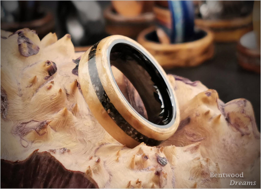 Birdseye Maple Bentwood Ring: Volcanic Sand Inlay, Black Ceramic Core