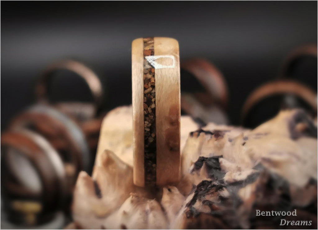 Birdseye Maple Bentwood Ring: Cunca Wulang Sand Inlay, Black Ceramic Core