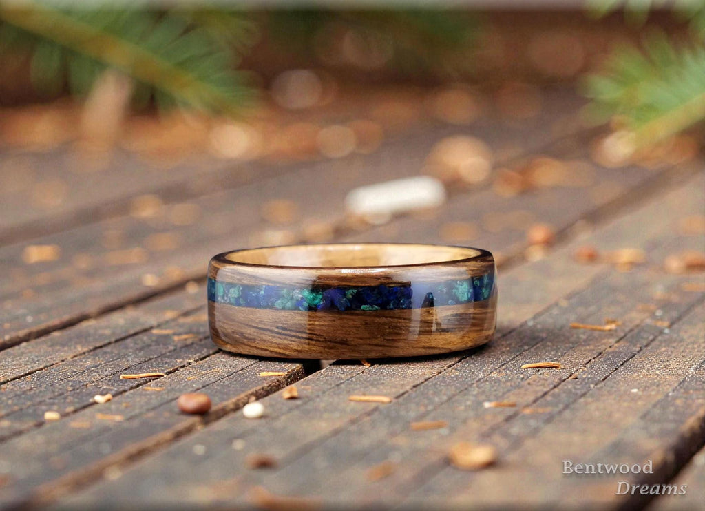 Bentwood Ring: Smoked Red Oak, inlaid Malachite-Azurite, Whisky Barrel Core