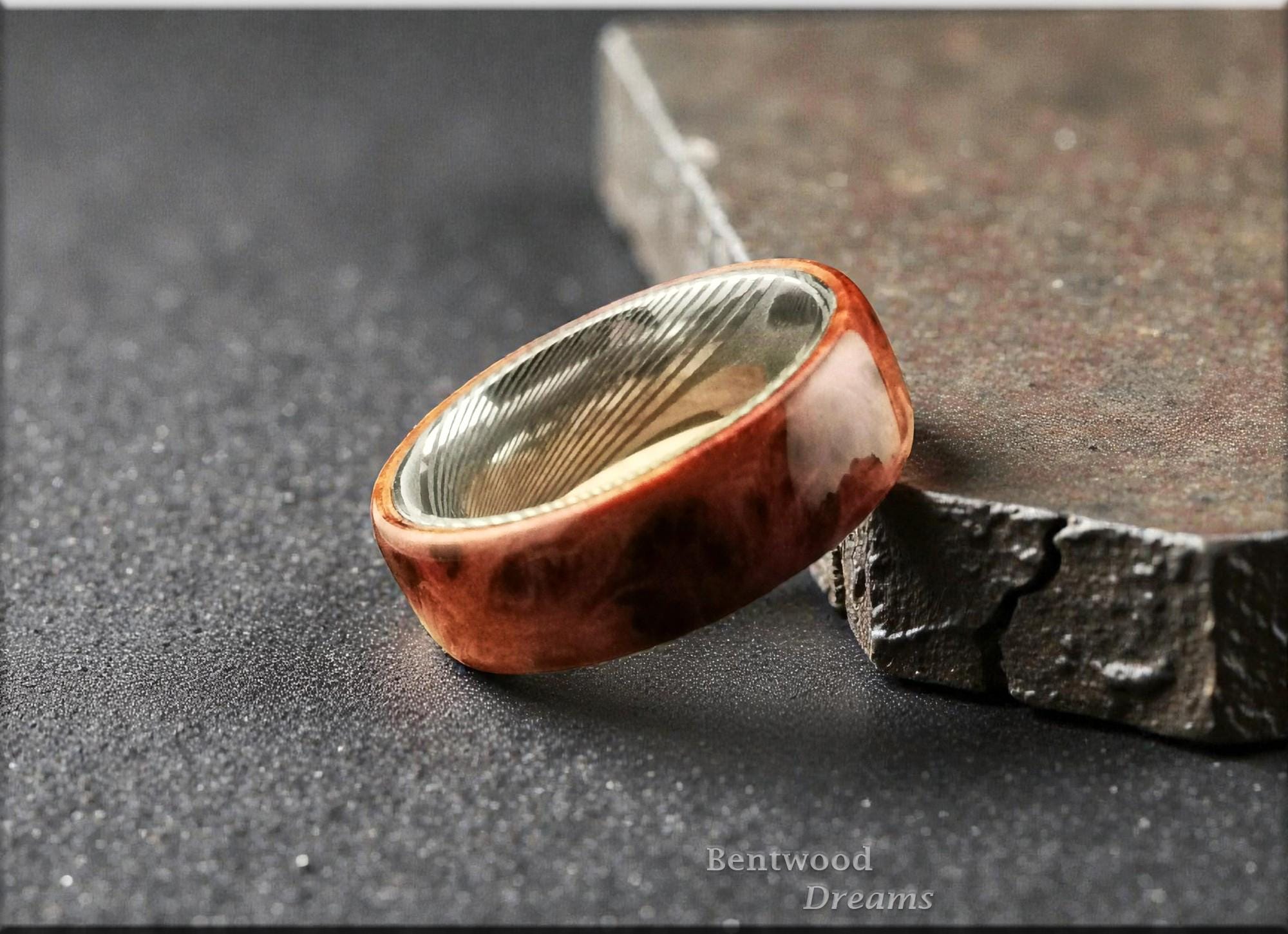 Bentwood Ring: Redwood Super Burl, Damascus Steel core