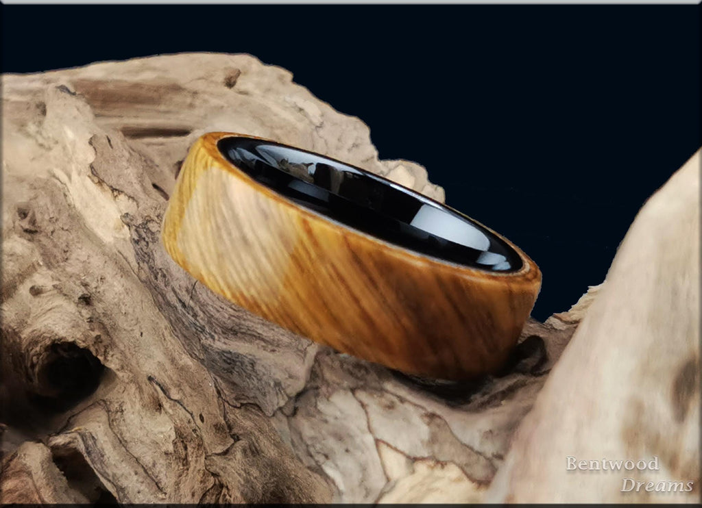 Bentwood Ring: Cerejeira, Polished Black Ceramic core
