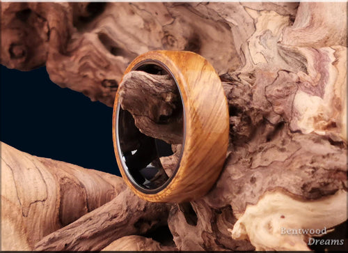 Bentwood Ring: Cerejeira, Polished Black Ceramic core